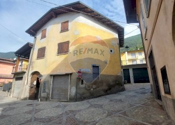 Edificio all\'aperto - Casa indipendente Endine Gaiano - foto 3