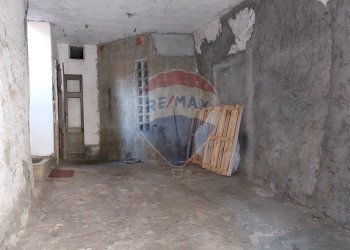 Stanza vuota - Casa indipendente Endine Gaiano - foto 33