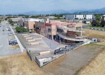 Edificio all\'aperto - Negozio Cavernago - foto 7