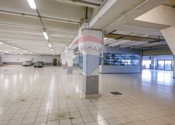 Parcheggio - Commercial Premises Cavernago - photo 26