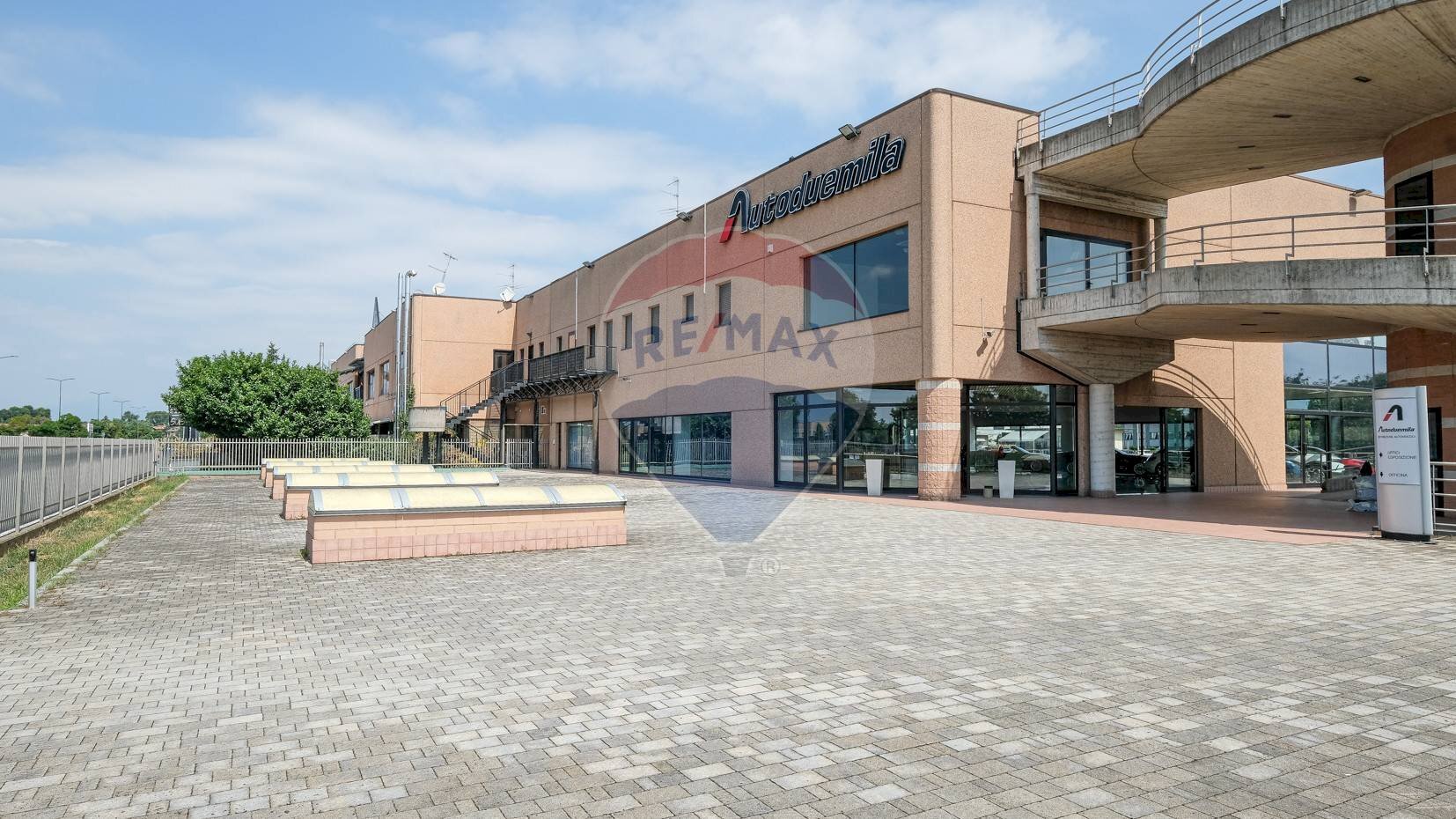 Edificio all\'aperto - Shop Cavernago - photo 1