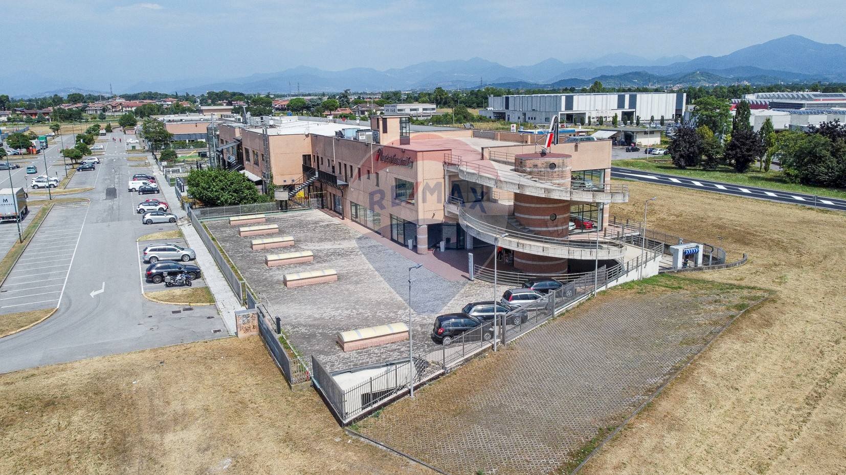 Edificio all\'aperto - Locale Commerciale Cavernago - foto 1