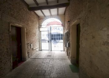 Ricezione / Lobby - Attico Via Cremonino
 
20, Cento - foto 1