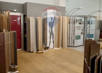 Hall / corridoio - Commercial Premises via cotti
 
32, Copparo - photo 9