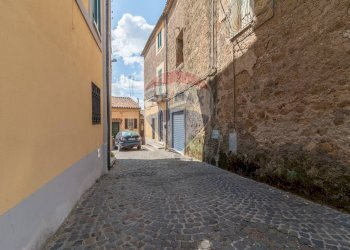 Edificio all\'aperto - Trilocale Via Palestro
 
2, Ischia di Castro - foto 3