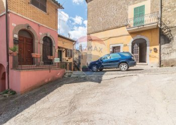 Edificio all\'aperto - Trilocale Via Palestro
 
2, Ischia di Castro - foto 4