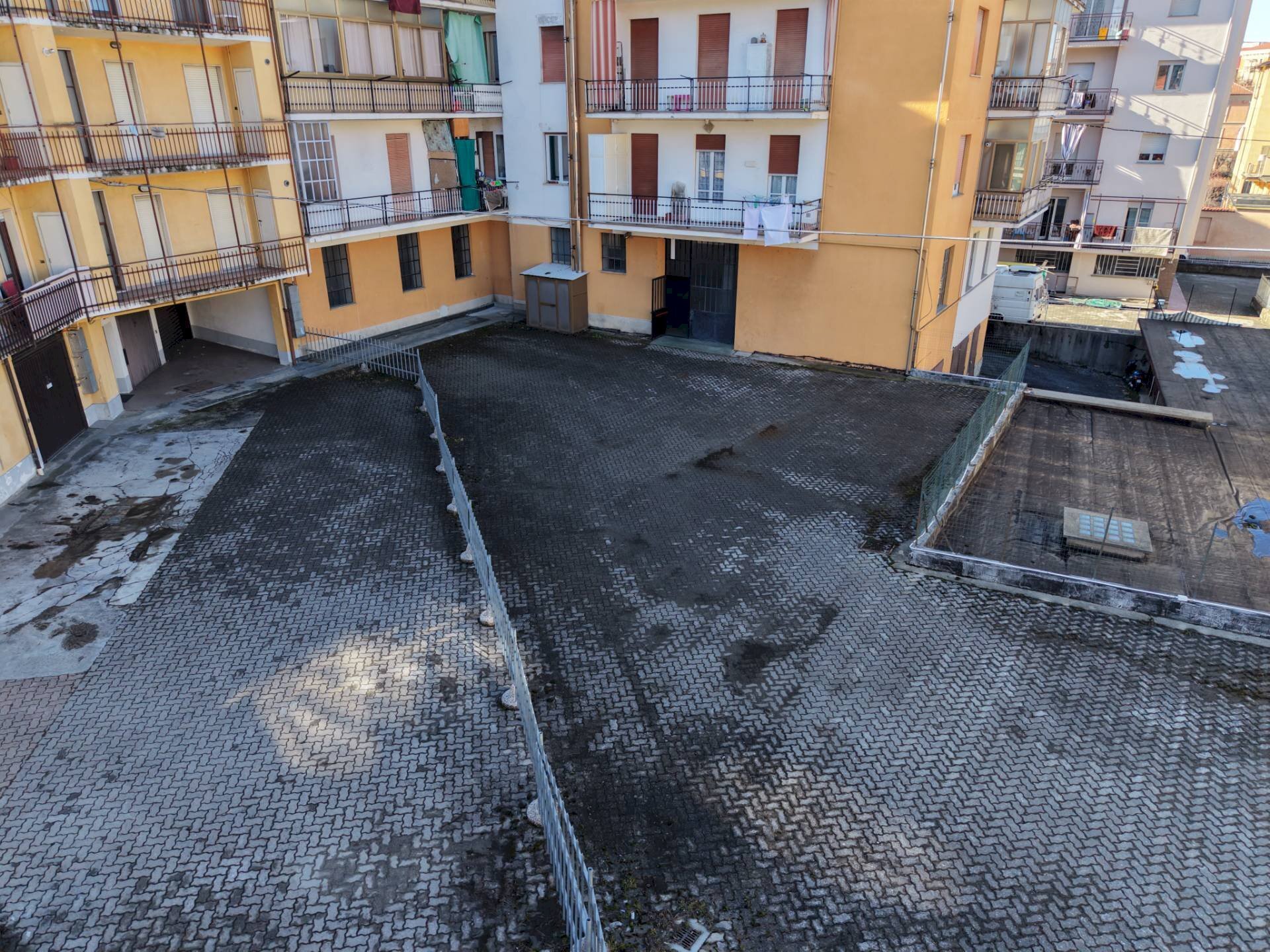 piazzale esterno - Laboratory Via di Gherbiana
 
5, Mondovì - photo 1