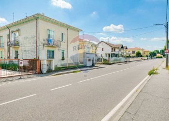 Edificio all\'aperto - Trilocale san pio x
 
76, Cassano Magnago - foto 2