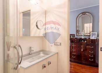 Bagno - Quadrilocale Via Pasquale Stanislao Mancini
 
13, Napoli - foto 31