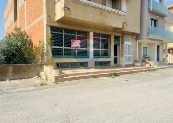 Edificio all\'aperto - Locale Commerciale via generale cascino
96, Vittoria - foto 2