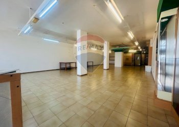 Stanza vuota - Locale Commerciale via generale cascino
96, Vittoria - foto 1