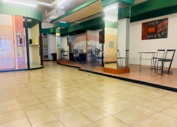 Ricezione / Lobby - Locale Commerciale via generale cascino
96, Vittoria - foto 8