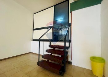 Scale - Locale Commerciale via generale cascino
96, Vittoria - foto 12