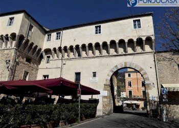 Porta d\'accesso - Casa semi indipendente Moncenisio
 
25, Pietrasanta - foto 15