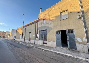 Edificio all\'aperto - Casa indipendente Via Armando Diaz
 
5, Campi Salentina - foto 1