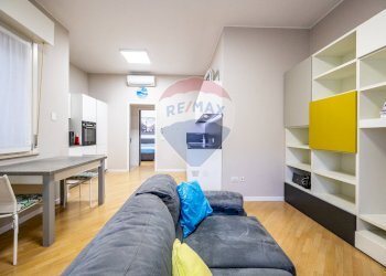 Sala da pranzo - Bilocale Via Pascoli
 
14, Mantova - foto 3