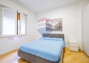 Camera / camera da letto - Bilocale Via Pascoli
 
14, Mantova - foto 11