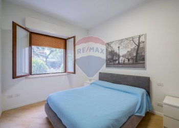 Camera / camera da letto - Bilocale Via Pascoli
 
14, Mantova - foto 14