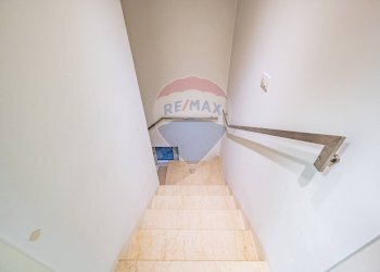 Scale - Bilocale Via Pascoli
 
14, Mantova - foto 19