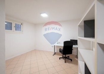 Ufficio - Bilocale Via Pascoli
 
14, Mantova - foto 28