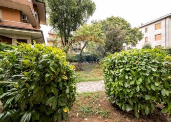 Giardino - Bilocale Via Pascoli
 
14, Mantova - foto 32