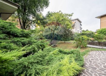 Giardino - Bilocale Via Pascoli
 
14, Mantova - foto 33