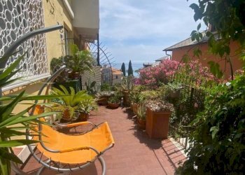 Terrazzo - Quadrilocale via Amerigo Vespucci, 14, Alassio - foto 1