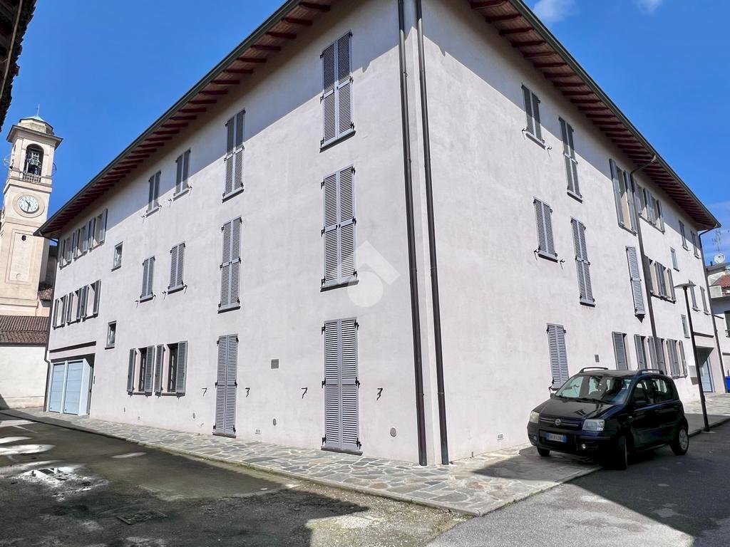 Trilocale Via Martiri d'Ungheria, Binasco - foto 1