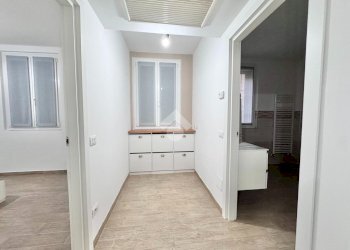 Three-room apartment Via Martiri d'Ungheria, Binasco - photo 10