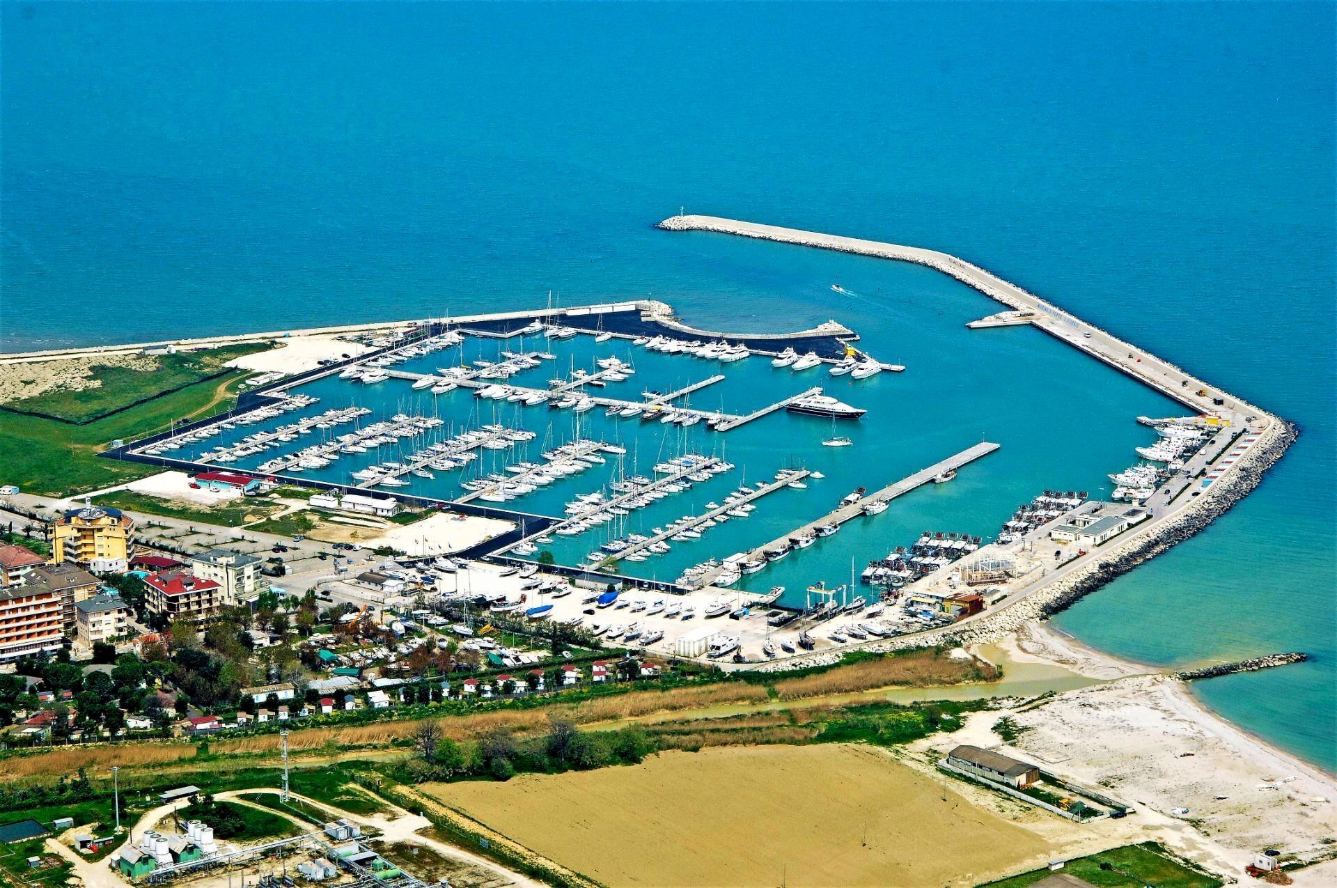 Foto 2 - Box Via F.lli Rosselli
snc, Porto San Giorgio - photo 2