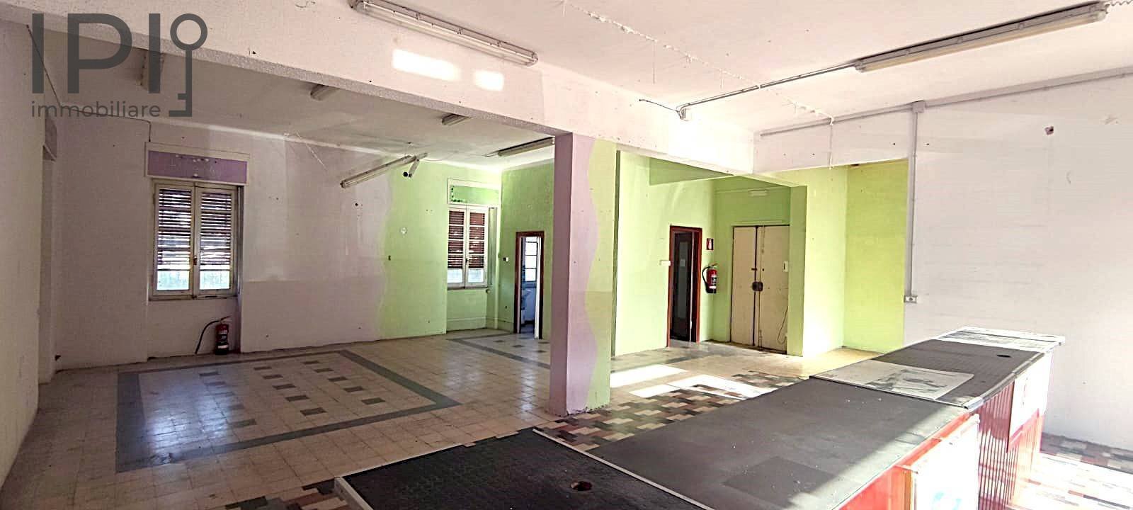 Foto 2 - Commercial Premises Via Garibaldi
 
150, Carcare - photo 2