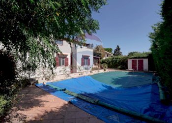 Piscina - Casa semi indipendente Via Bari
 
283, Valenzano - foto 29