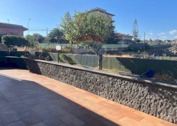 Terrazza - Casa semi indipendente via Serra Belvedere
 
20, Misterbianco - foto 24