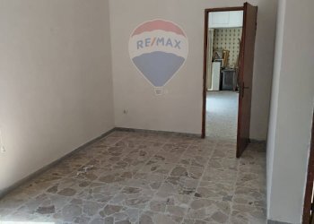 Stanza vuota - Trilocale Via Giosuè Carducci
 
28, Gela - foto 8