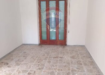 Stanza vuota - Trilocale Via Giosuè Carducci
 
28, Gela - foto 9