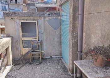 Terrazza - Trilocale Via Giosuè Carducci
 
28, Gela - foto 21