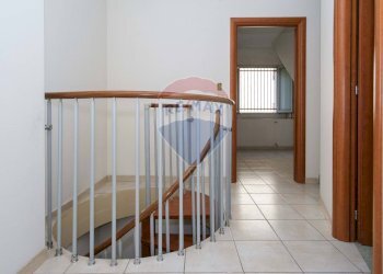 Scale - Independent house Via Libertà
 
35, Riposto - photo 11