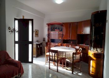 Sala da pranzo - Trilocale Via Macello
 
10, Catania - foto 4