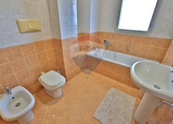 Bagno - Trilocale via Pietro Nenni
 
4/8, Bollate - foto 12