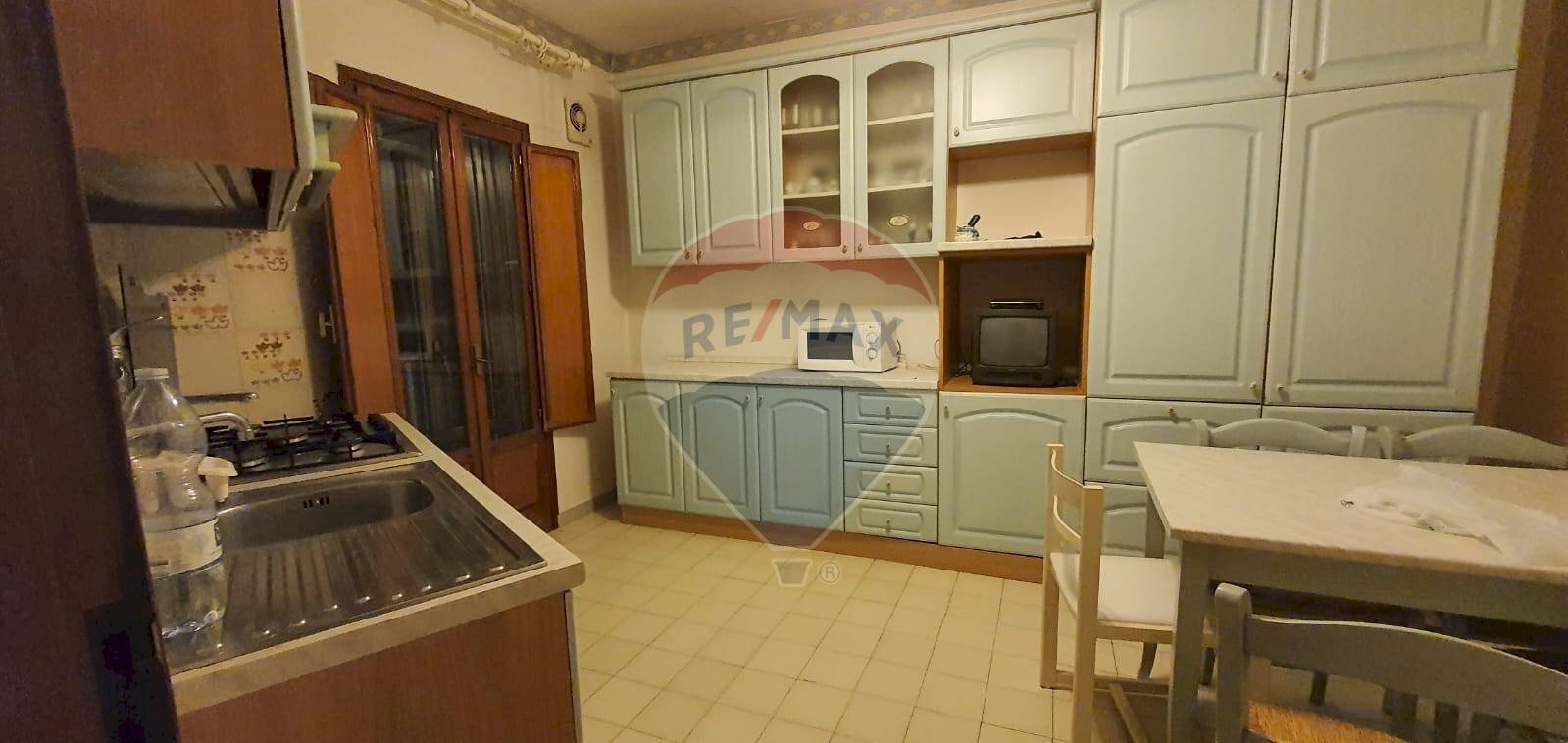 Cucina - Trilocale VIALE PRINCIPE UMBERTO
 
48, Caltagirone - foto 2