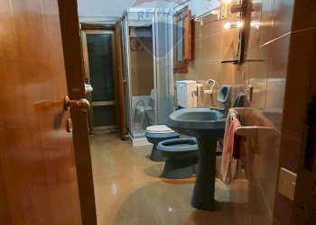 Bagno - Trilocale VIALE PRINCIPE UMBERTO
 
48, Caltagirone - foto 9