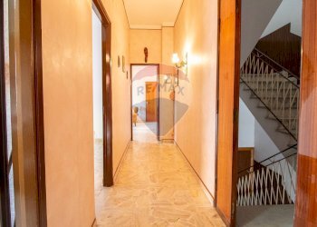 Hall / corridoio - Casa indipendente via livorno
 
16, Biancavilla - foto 2