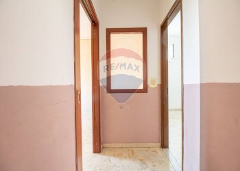 Hall / corridoio - Casa indipendente via livorno
 
16, Biancavilla - foto 22