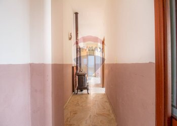 Hall / corridoio - Casa indipendente via livorno
 
16, Biancavilla - foto 23