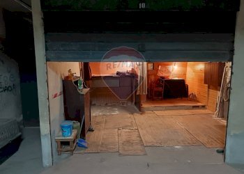 Dettagli - Box Via E. Fermi
 
10, Catania - foto 12