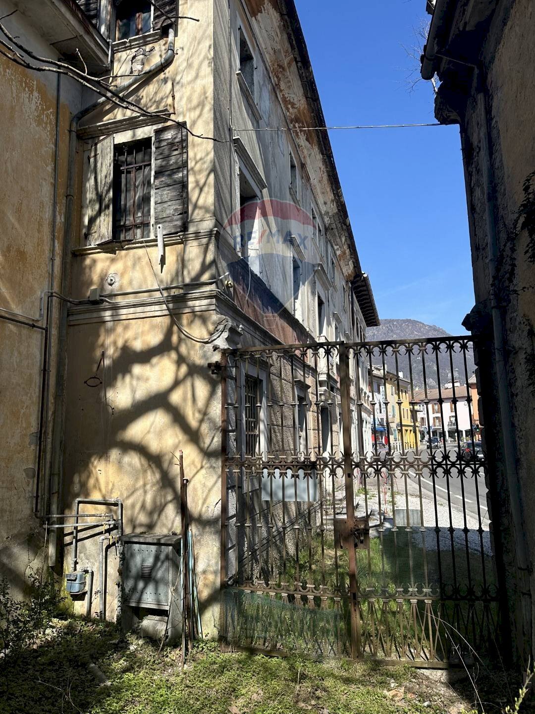 Edificio all\'aperto - Villa Viale Roma
 
3/4, Ponte nelle Alpi - photo 2