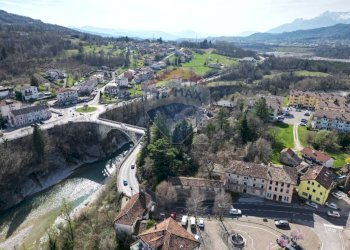 Vista delle montagne - Villa Viale Roma
 
3/4, Ponte nelle Alpi - foto 5