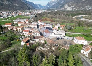 Vista delle montagne - Villa Viale Roma
 
3/4, Ponte nelle Alpi - foto 10