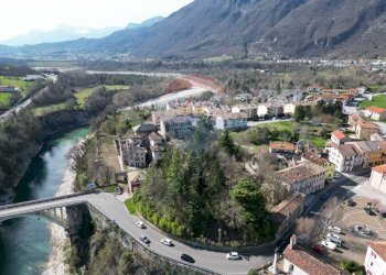 Vista delle montagne - Villa Viale Roma
 
3/4, Ponte nelle Alpi - foto 13