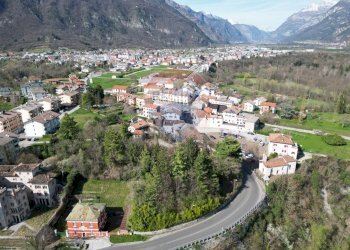 Vista delle montagne - Villa Viale Roma
 
3/4, Ponte nelle Alpi - foto 15